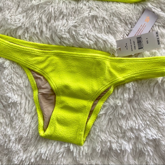 PILYQ Pineapple Reef Bikini Set NWT - Picture 6 of 9